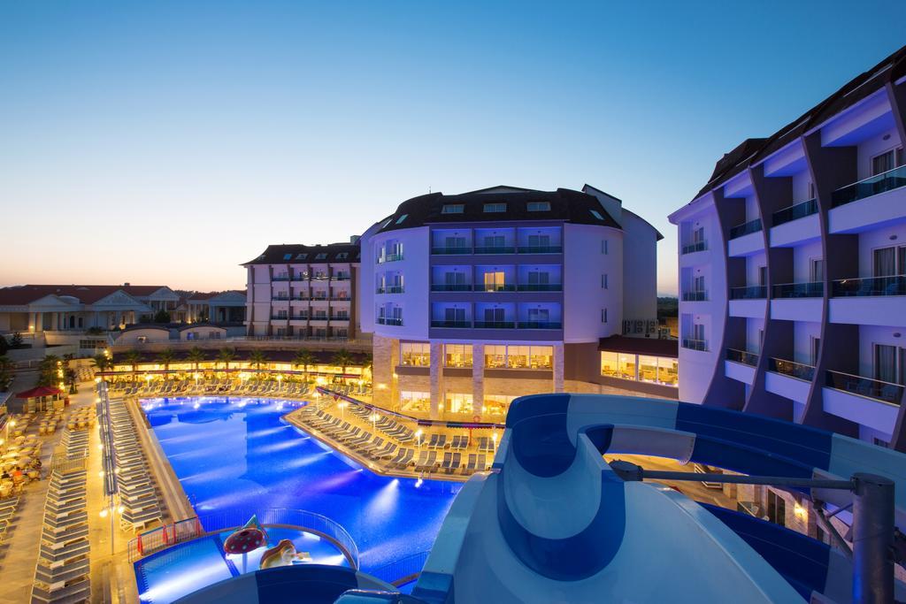 รามาดา รีสอร์ต บาย วินด์แฮม ซิเด Hotel ซีเด ภายนอก รูปภาพ